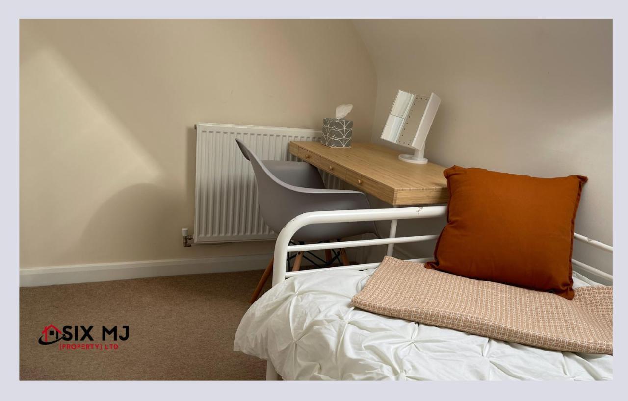 Chichele House, Sleeps 8, Nr Rushden Lakes, Allocated Parking, Corporate Welcome Higham Ferrers Екстер'єр фото